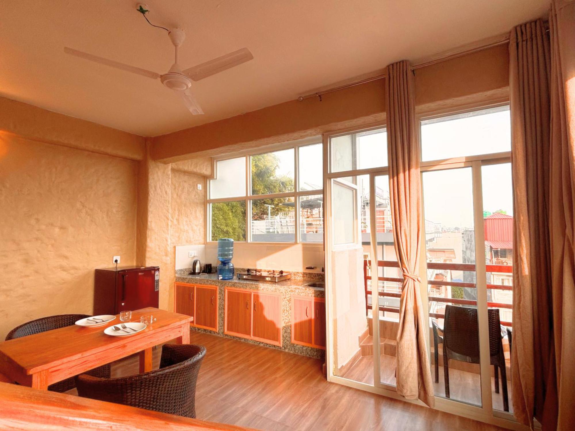 Nishan Apartments -Lakeside Pokhara Extérieur photo