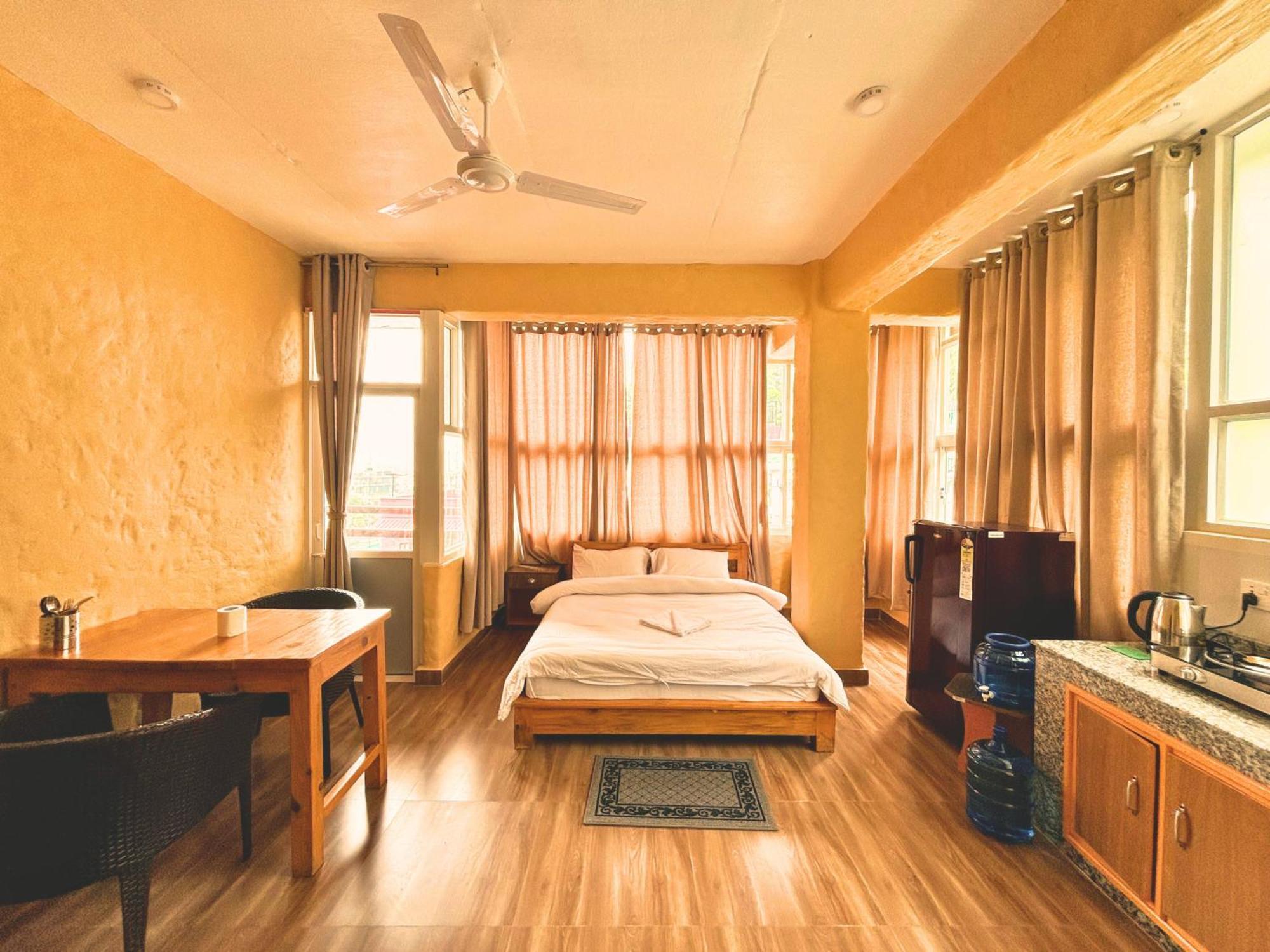 Nishan Apartments -Lakeside Pokhara Extérieur photo
